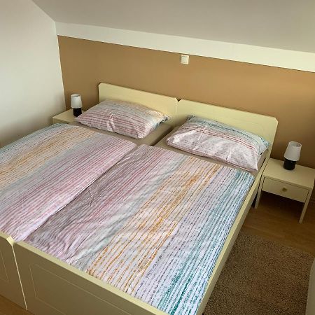 Hotel Vinarija Zlatar Esterno foto