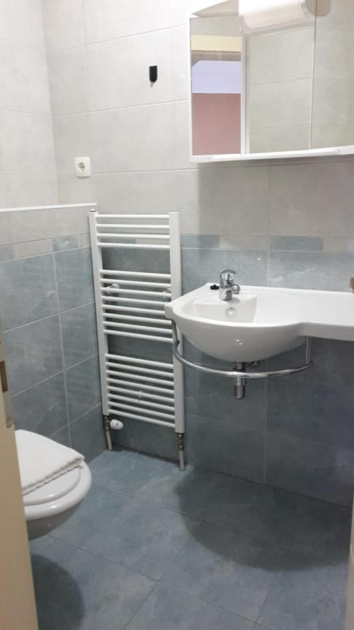 Hotel Vinarija Zlatar Esterno foto