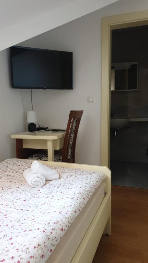 Hotel Vinarija Zlatar Esterno foto