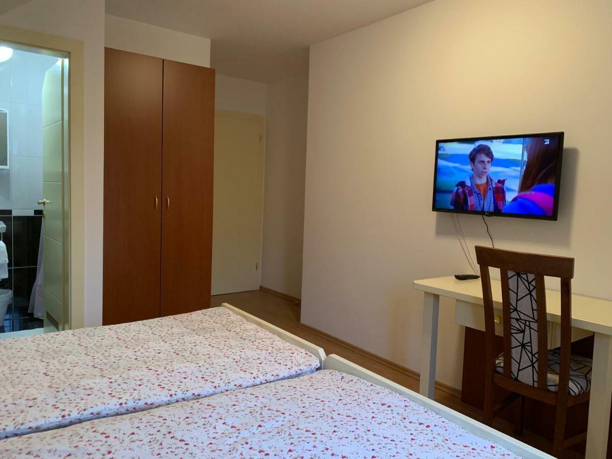 Hotel Vinarija Zlatar Esterno foto