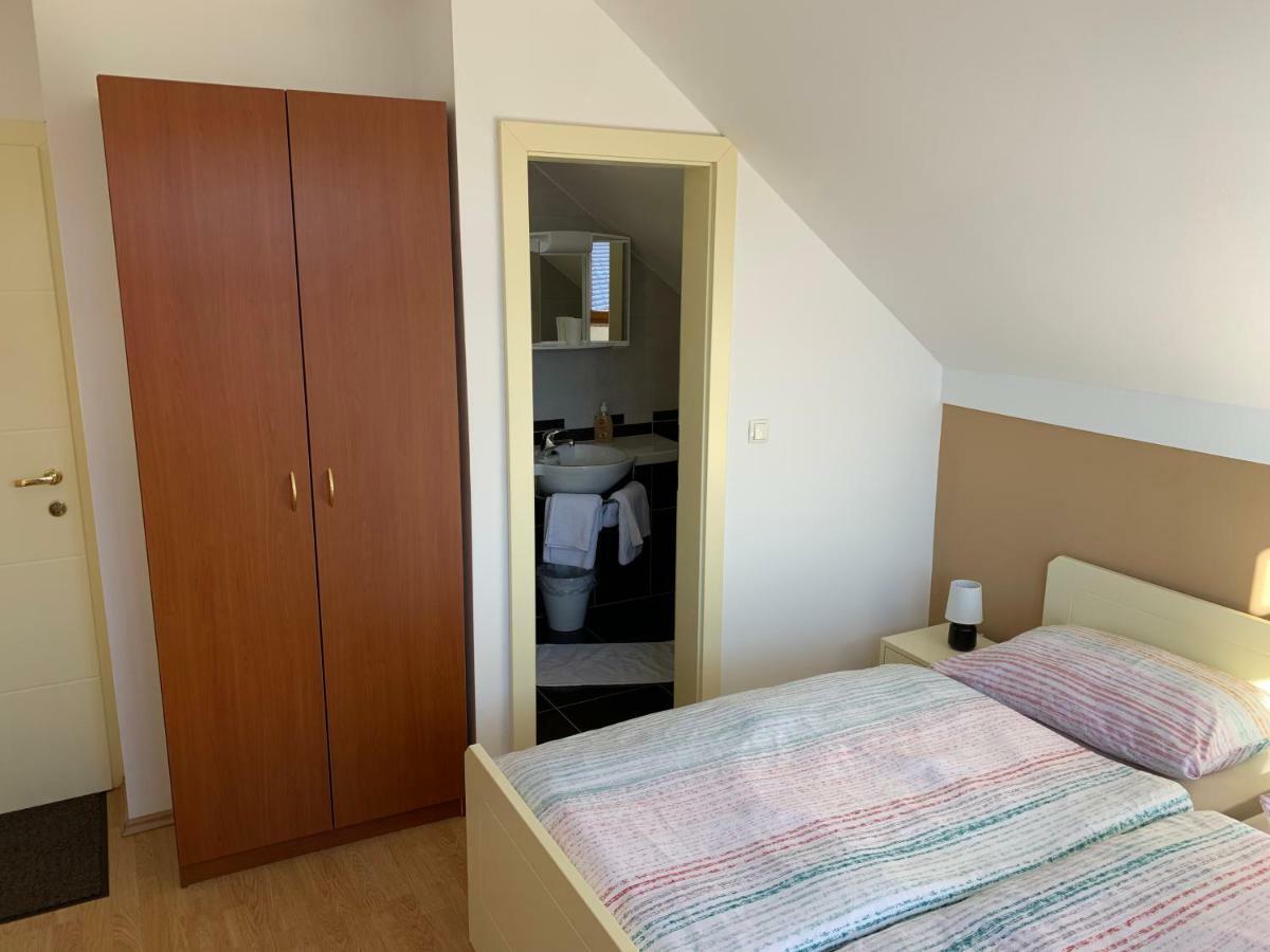 Hotel Vinarija Zlatar Esterno foto