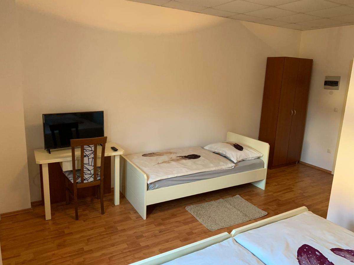 Hotel Vinarija Zlatar Esterno foto