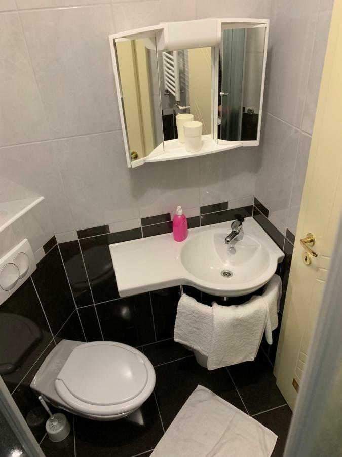 Hotel Vinarija Zlatar Esterno foto