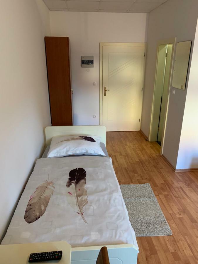 Hotel Vinarija Zlatar Esterno foto