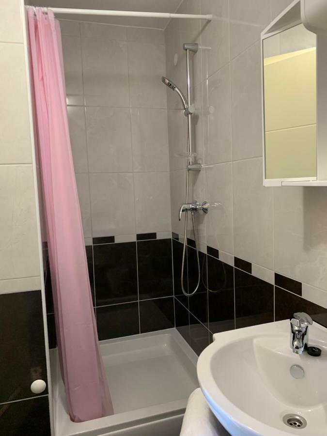 Hotel Vinarija Zlatar Esterno foto