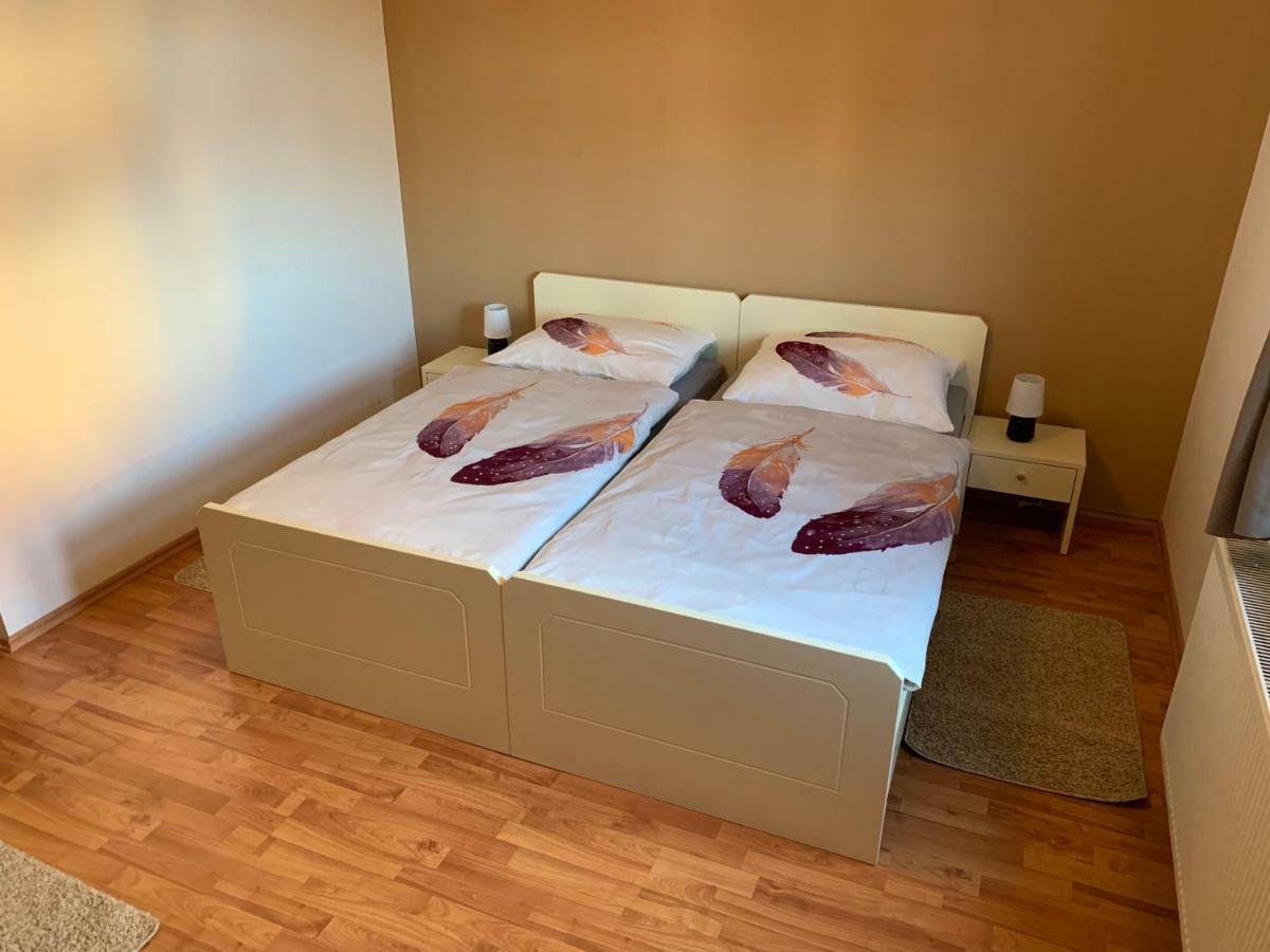 Hotel Vinarija Zlatar Esterno foto