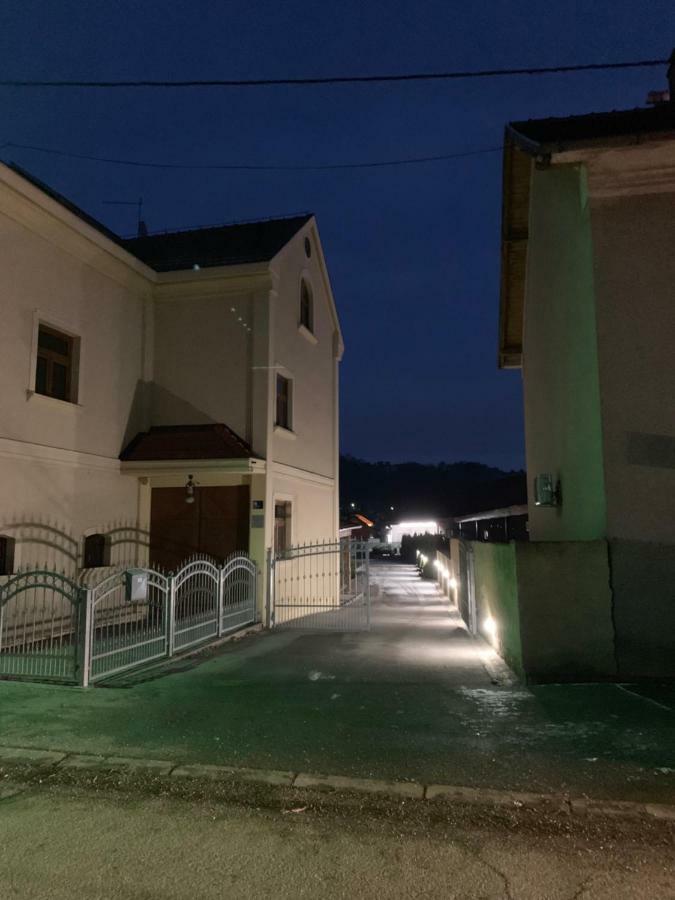 Hotel Vinarija Zlatar Esterno foto