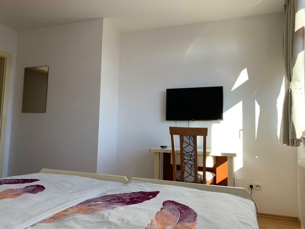 Hotel Vinarija Zlatar Esterno foto